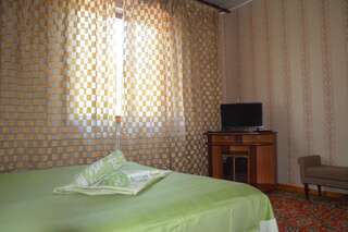 Гостевой дом Lotos Guest House Бишкек Стандартный двухместный номер с 1 кроватью-4